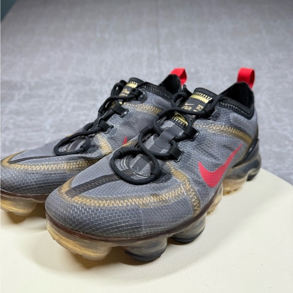 Nike Air VaporMax black Metallic Running Active Sneaker Womens Size 8 - Picture 2 of 8